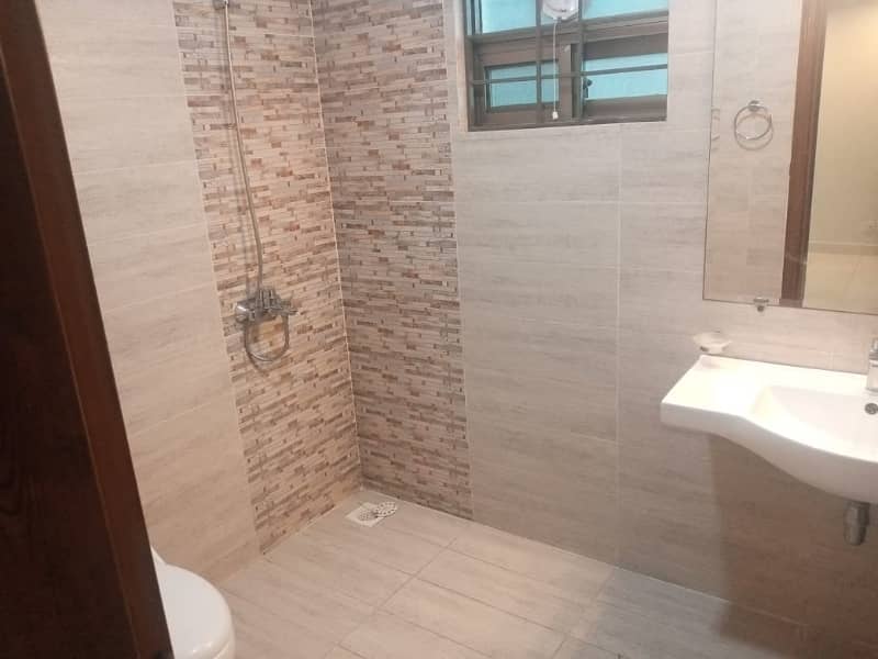 10 Marla 3 bed New Design Flat For Sale In Askari 11, Lahore 15