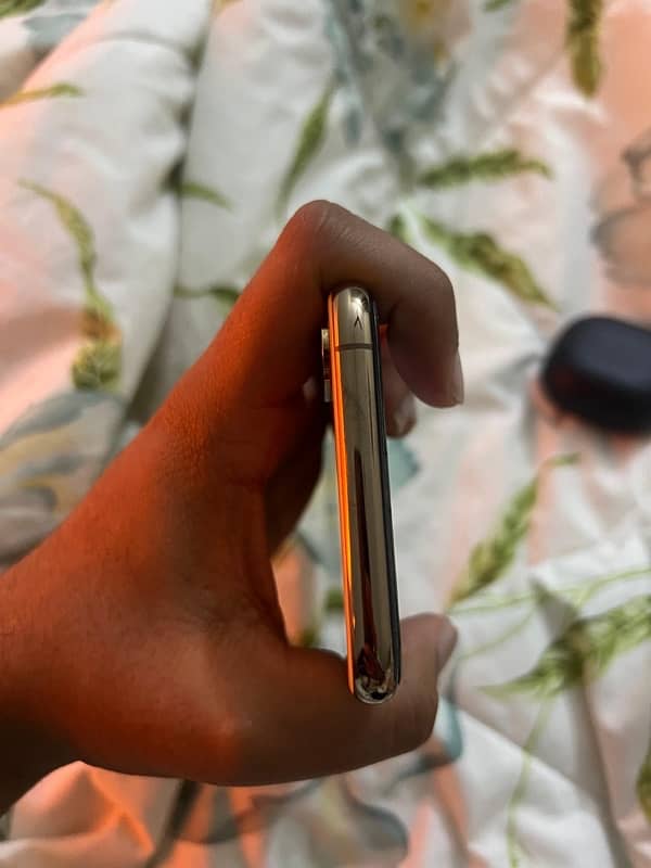 iPhone Xs dual pta 4