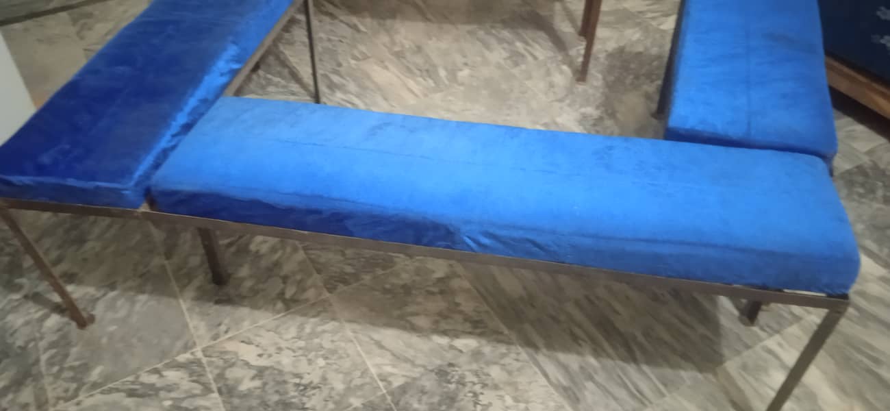 Complete seats set of Suzuki Bolan. 3