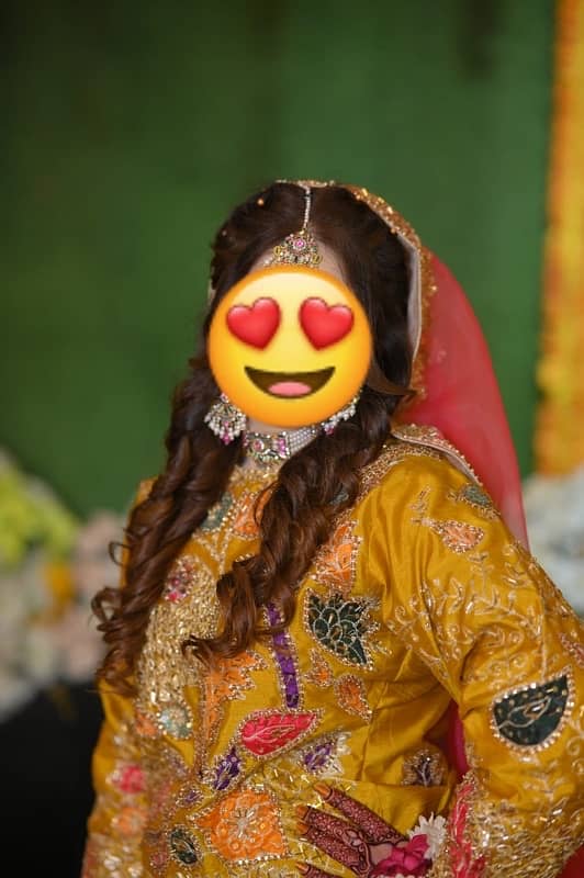 Mehndi Bridal Dress with pouch 2