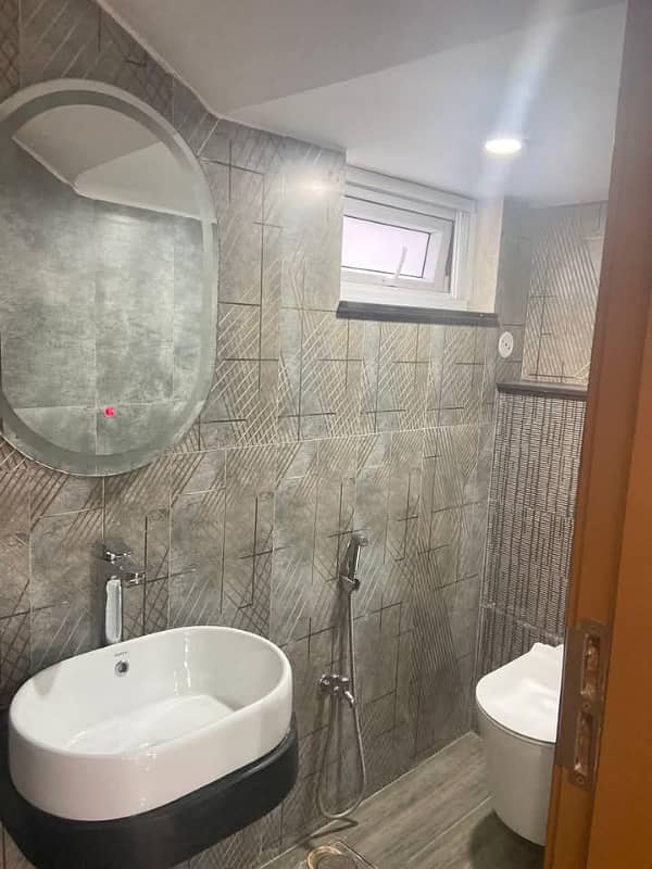 1 Kanal Upper Portion For Rent 9