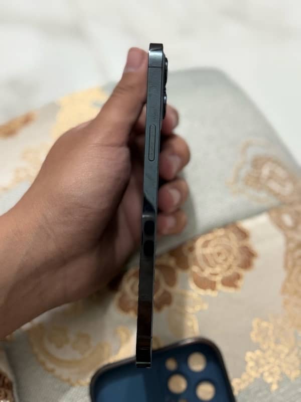 IPhone 12 Pro Max with box 4