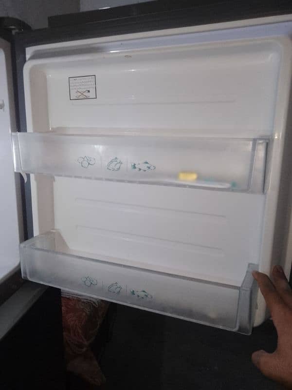 Haier Refrigerator Inverter Turbo with LED Display 6