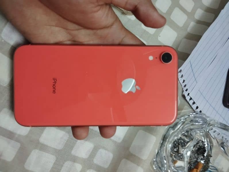 IPHONE XR FACTORY UNLOCKED NON PTA 256 GB FOR SALE AND EXCHANGE. 1