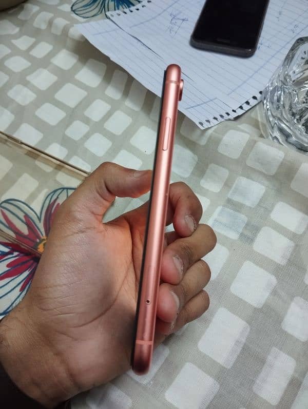 IPHONE XR FACTORY UNLOCKED NON PTA 256 GB FOR SALE AND EXCHANGE. 3