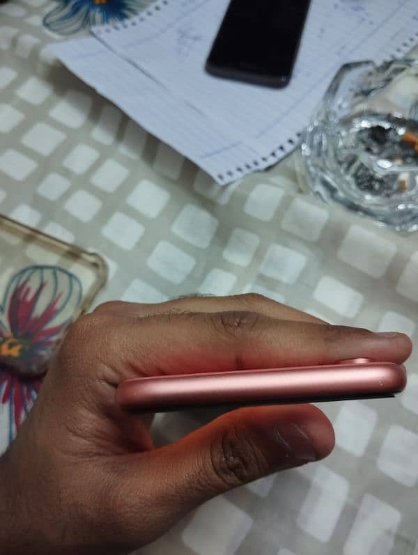 IPHONE XR FACTORY UNLOCKED NON PTA 256 GB FOR SALE AND EXCHANGE. 5