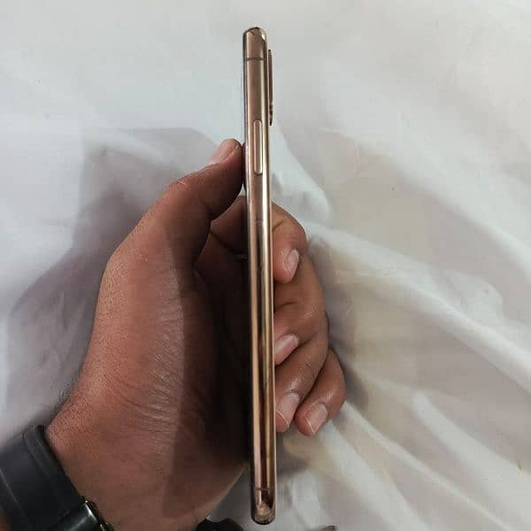 IPHONE XS MAX, 512 GB, BATTERY HEALTH 80%, OK CONDITION 10 BY 10 PIECE 2