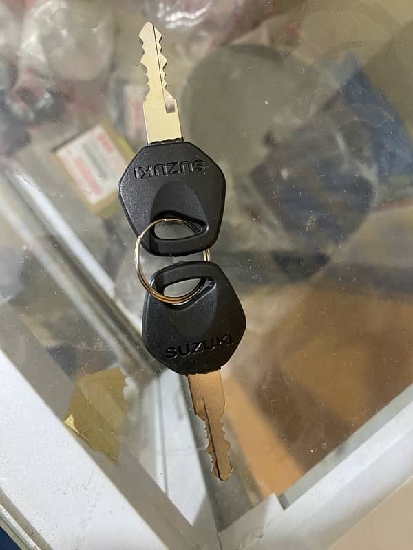 SUZUKI GD 110S  SWITCH KITT COMPLETE WITH FUEL CAP ORIGINAL SUZUKI KEY 0