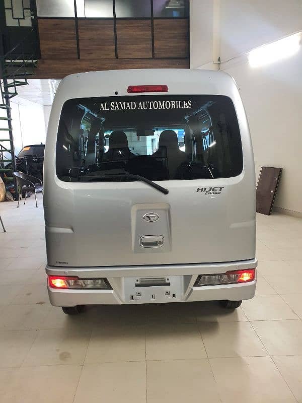 Daihatsu Hijet 2021 1