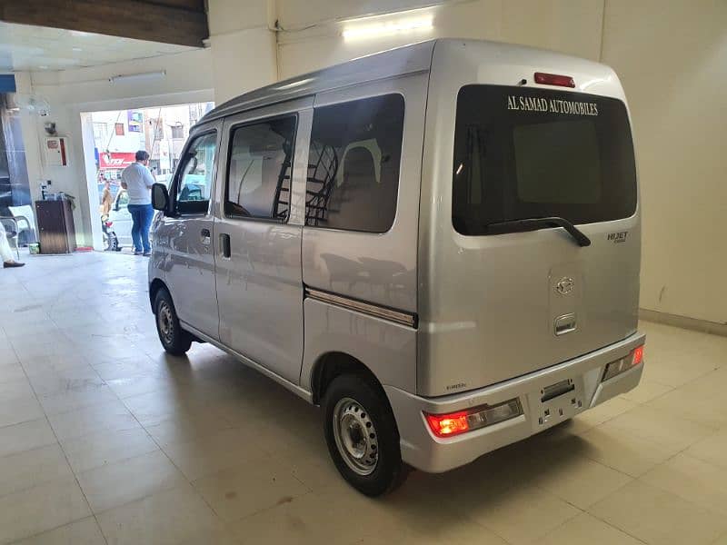 Daihatsu Hijet 2021 5