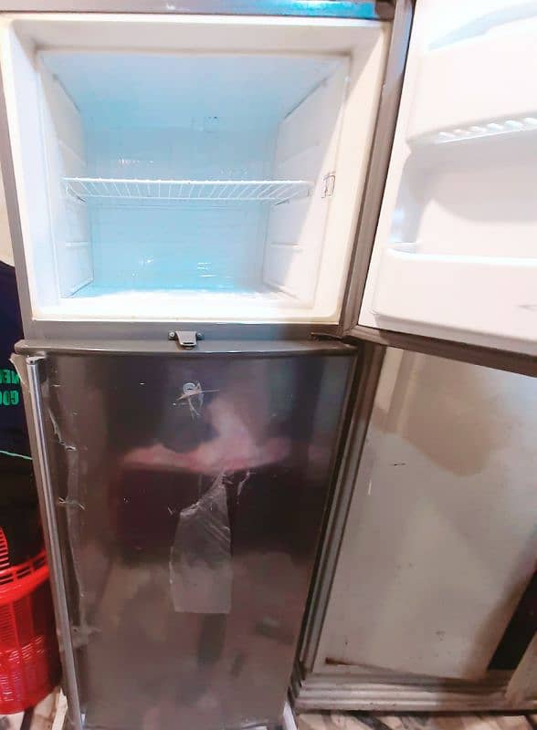 dawlance fridge full size 2