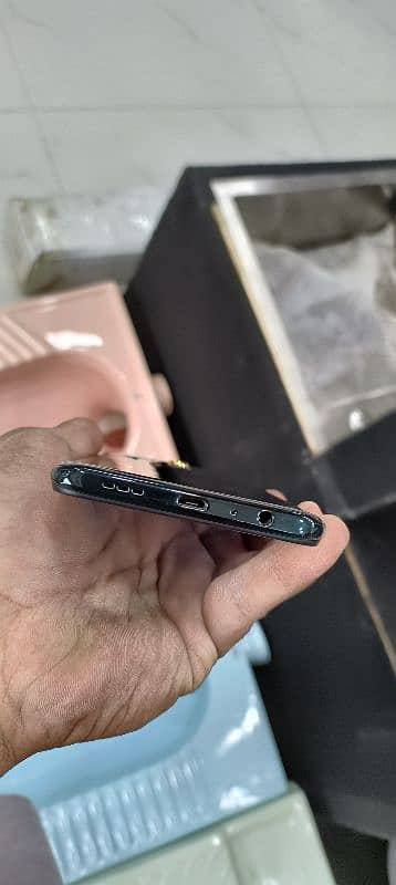 Oppo F11 8/256 2