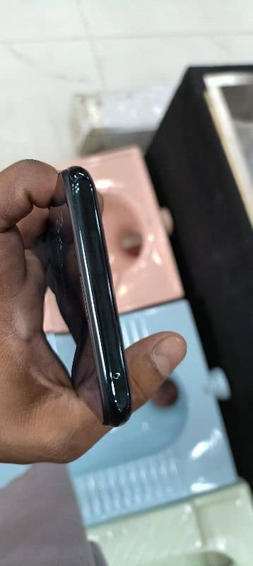 Oppo F11 8/256 3