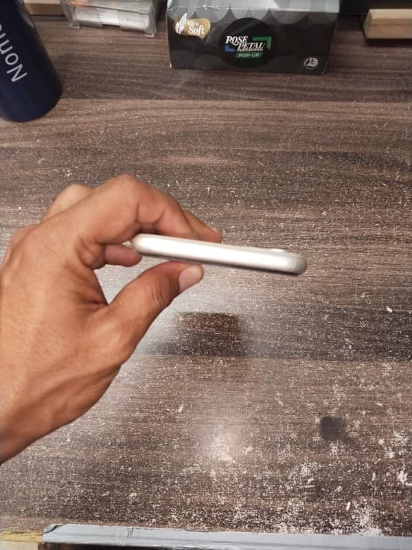 IPhone 11 all ok LL model koi problem Nahi Hai Bilkul new fresh 1