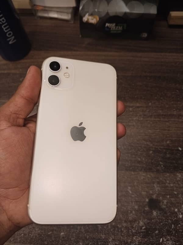 IPhone 11 all ok LL model koi problem Nahi Hai Bilkul new fresh 2