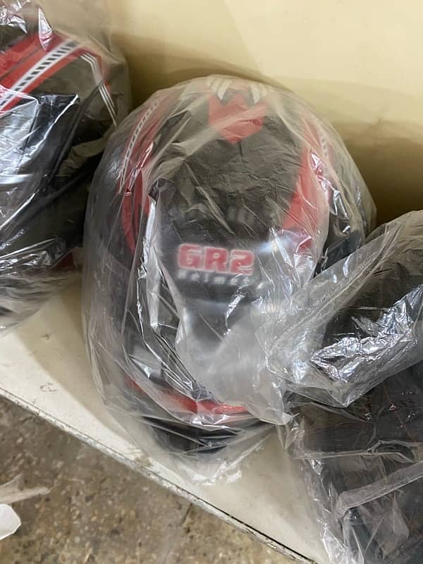 HELMET AVAILABLE DELIVERY ALL OVER KARACHI 3
