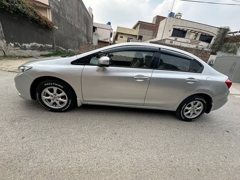 Honda Civic Oriel UG 2014 4