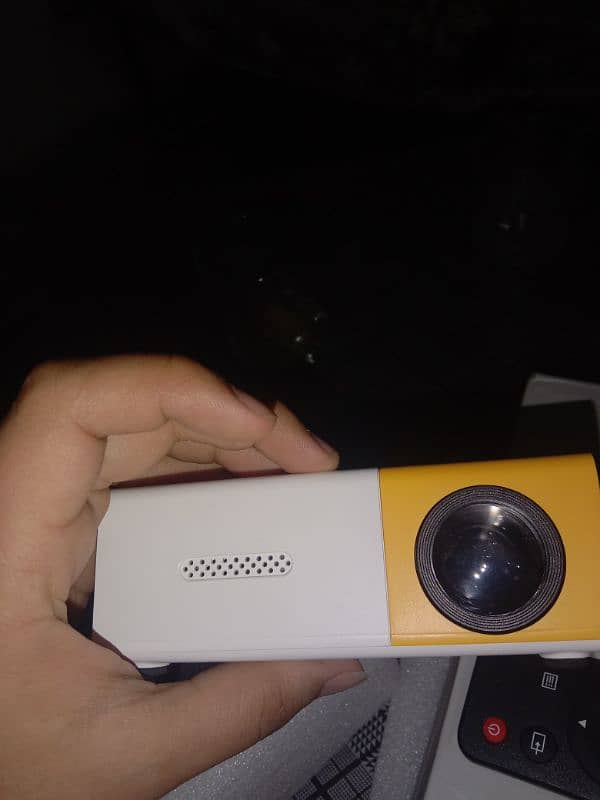 projector 10 by 10 all ok for sale exchange posible with any thing 1