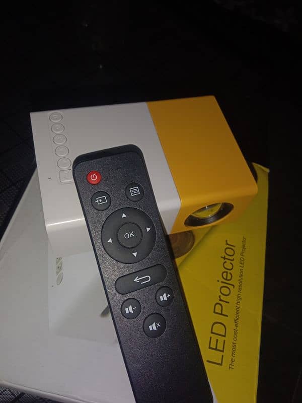 projector 10 by 10 all ok for sale exchange posible with any thing 3