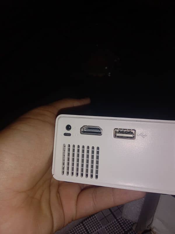 projector 10 by 10 all ok for sale exchange posible with any thing 4