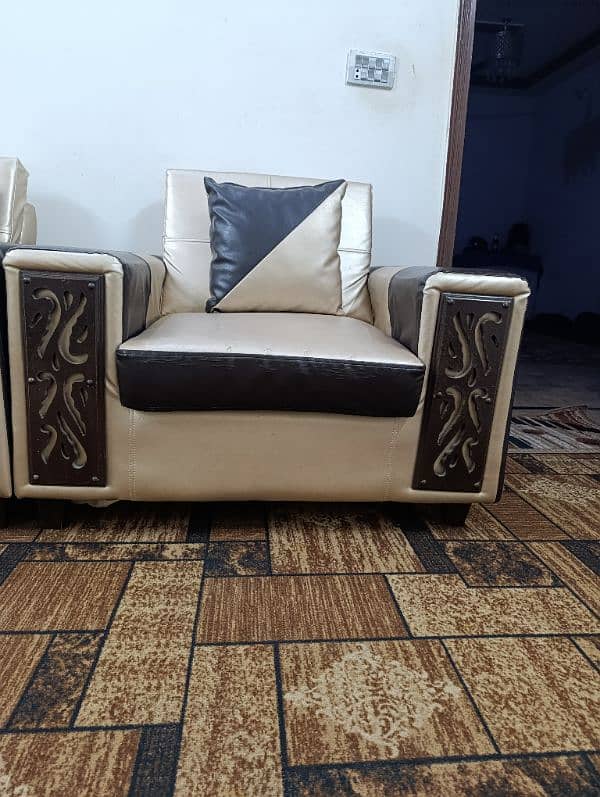 7th seater sofa for sale 0