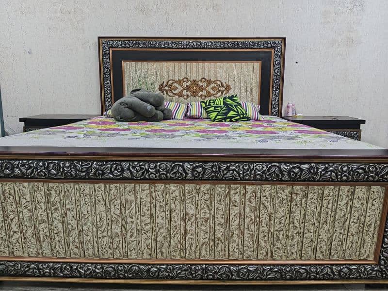 bed with side tables for urgent sale 3