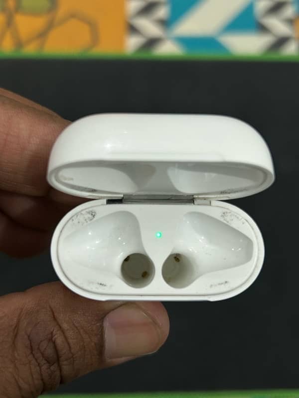 Apple AirPods (2nd Generation) Charging Case – Original 2