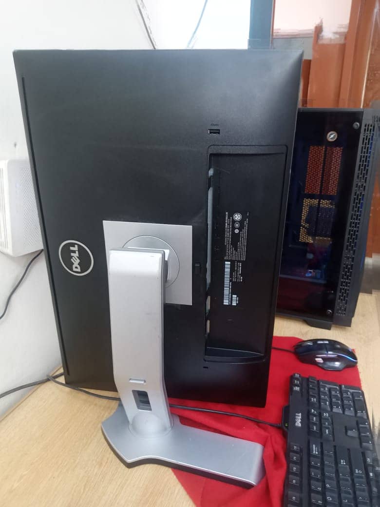 Dell 24 inch boderless lcd 1920x1200 ultrasharp series 4