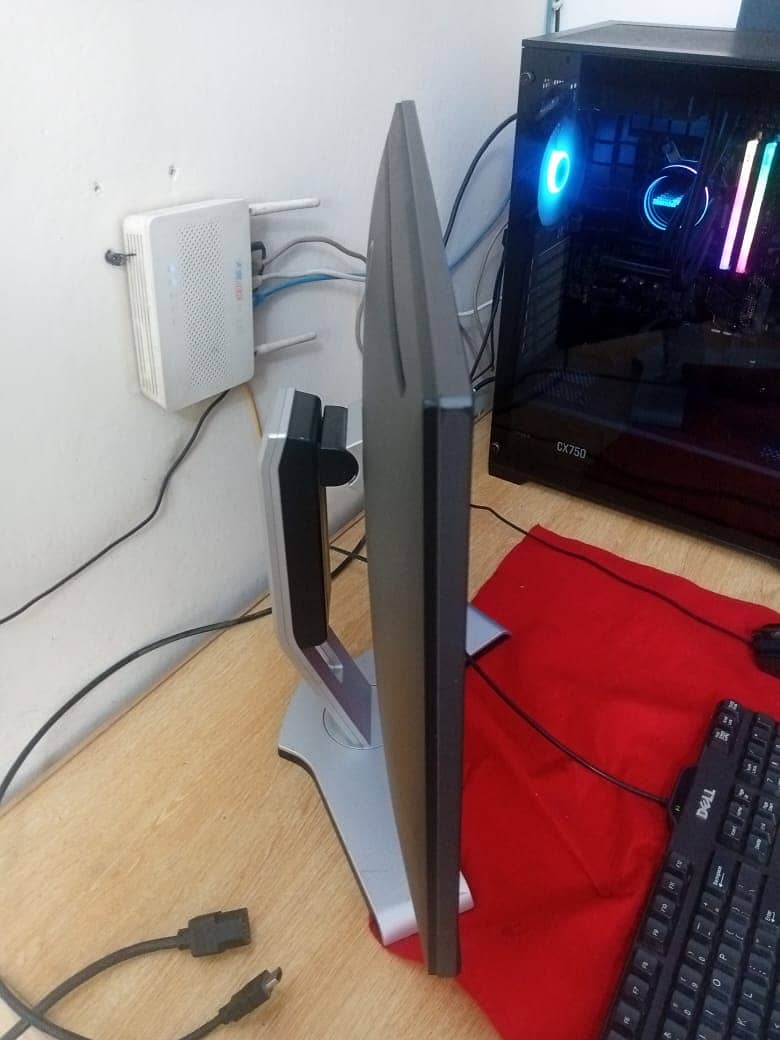 Dell 24 inch boderless lcd 1920x1200 ultrasharp series 6