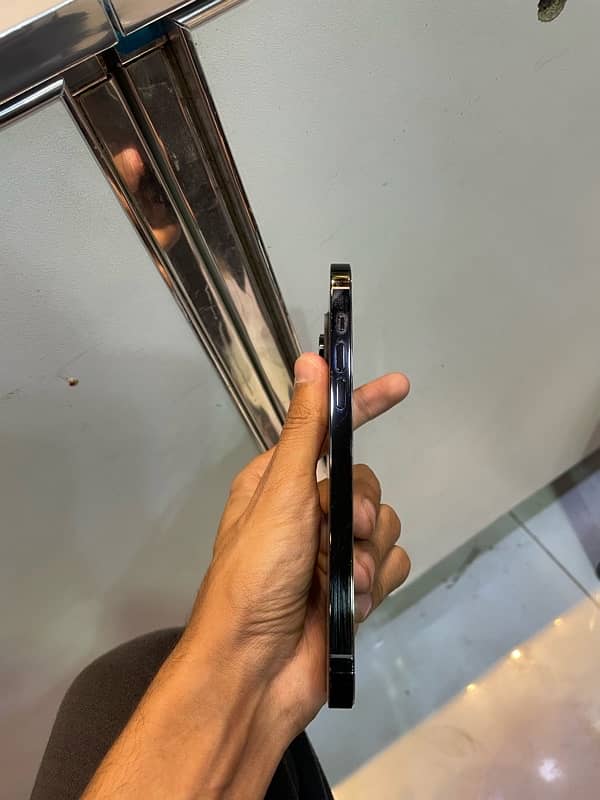 iphone 14 pro max 3