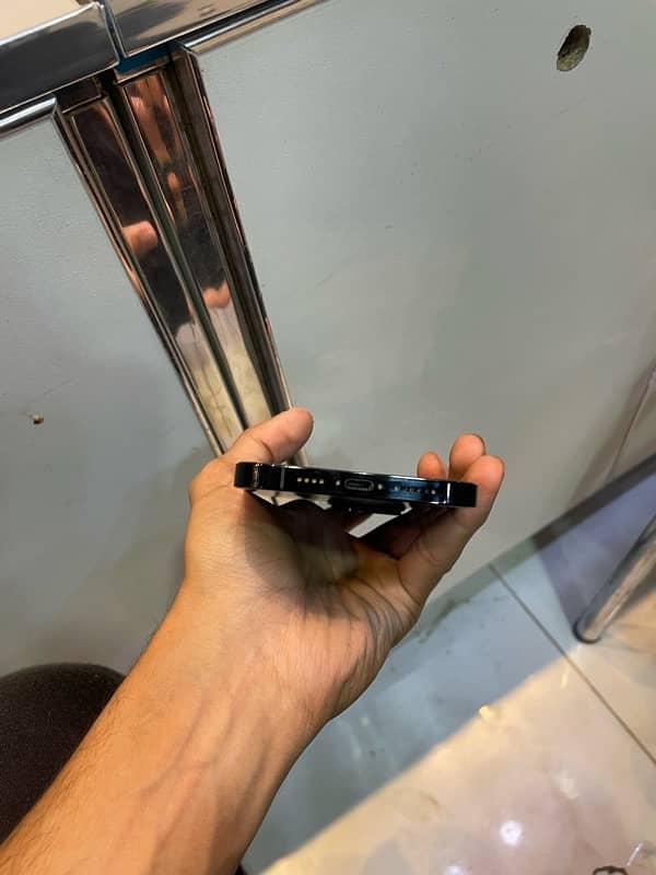 iphone 14 pro max 4
