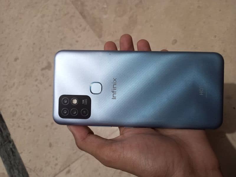 infinix hot 10 4/64 with box  one hand use 0