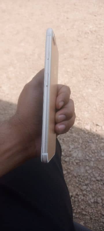 i phone 7+  32 gb pta aproved 2