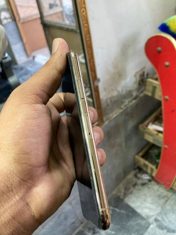 Iphone xs 4
