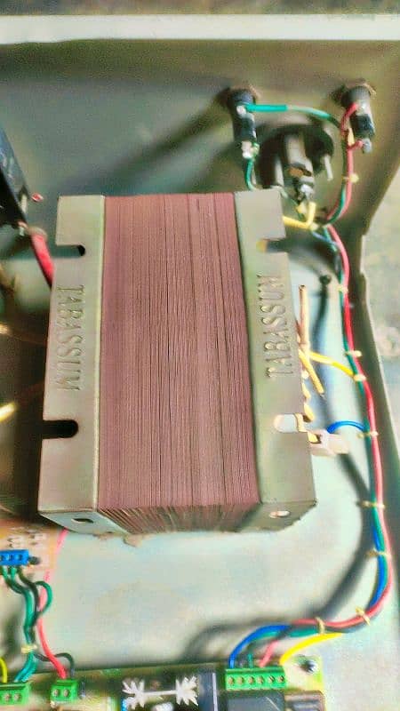 UPS 1000 WATTS 5