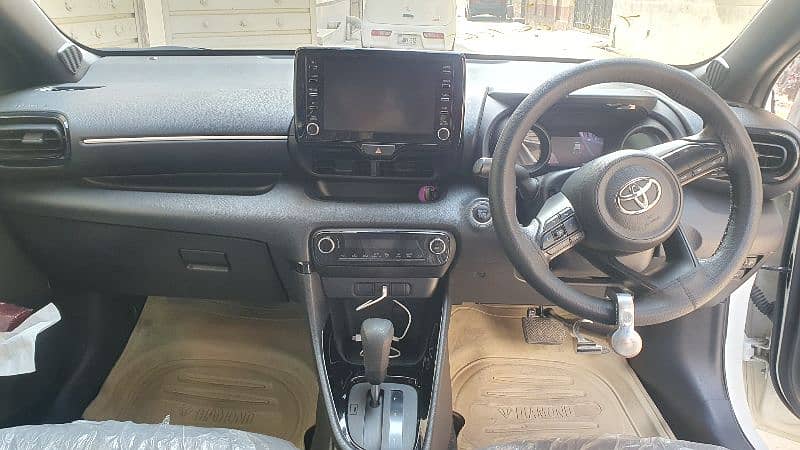 Toyota Yaris 2020 G LED Full Option 9