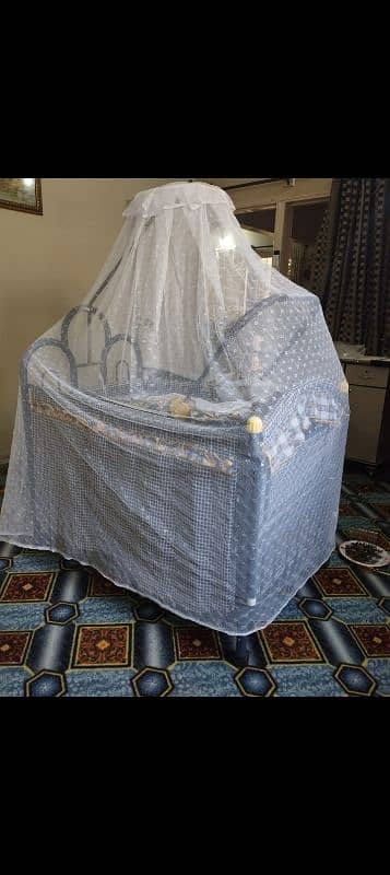 Kids caddler swing and wheeler cot. 3 in 1 0