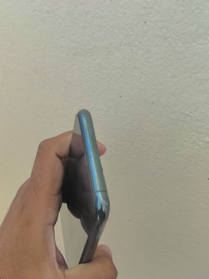 IPHONE 11 PRO MAX 2