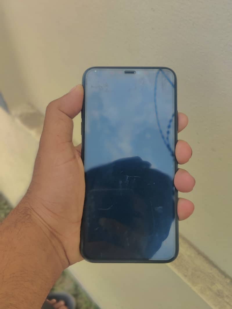IPHONE 11 PRO MAX 4