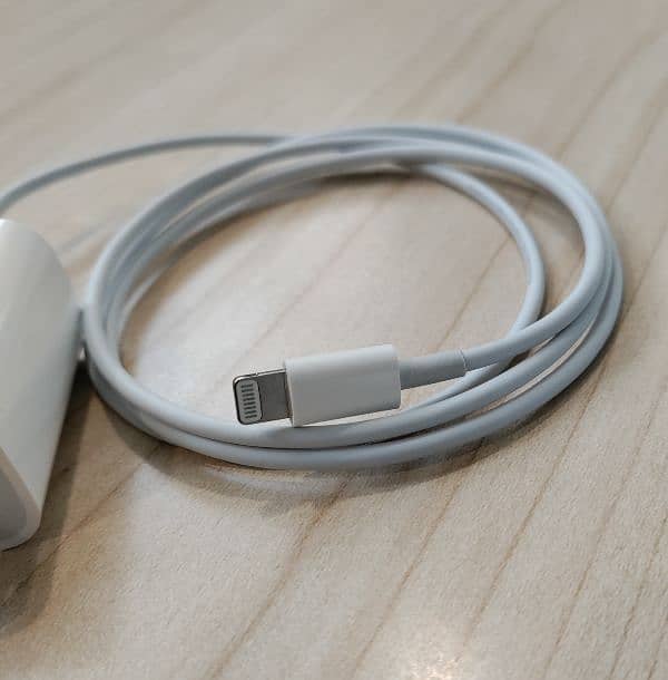 iPhone 14 pro max 20w charger with type c to lighting 4