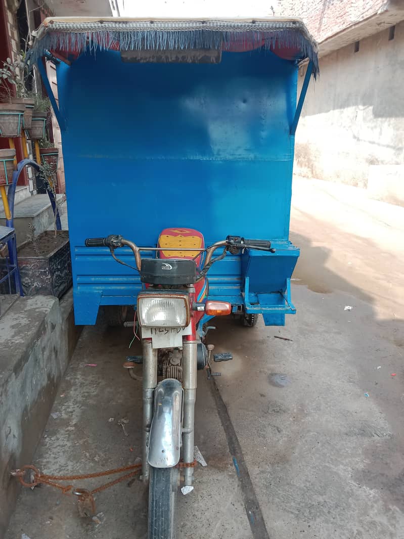Loader Riksha with bike in very good condition 0