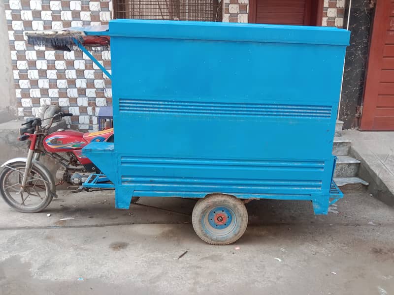 Loader Riksha with bike in very good condition 1