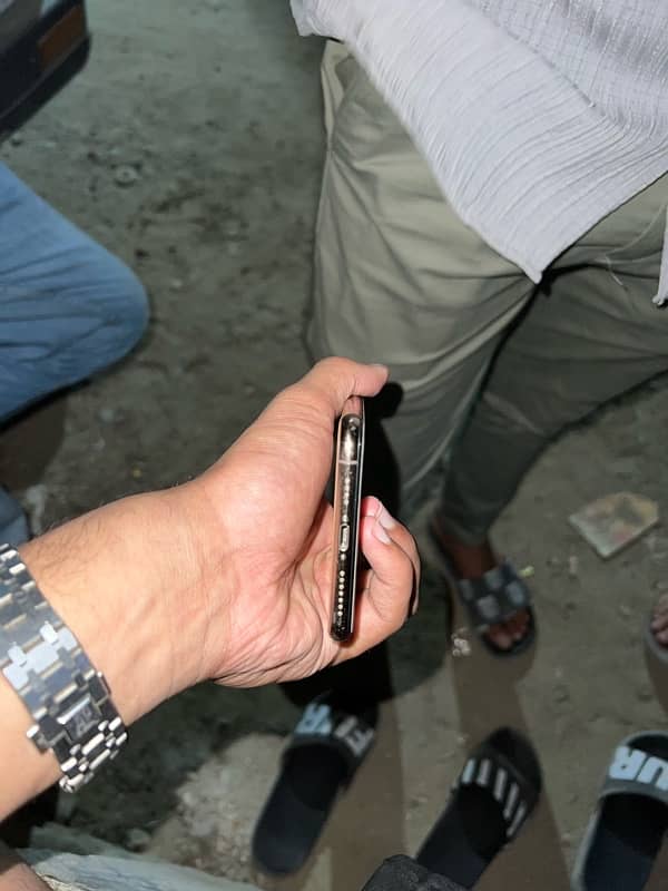iphone xs max pta approved 3