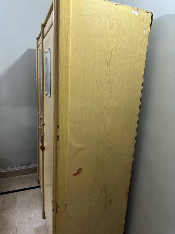 Almari, home used decent condition, mazboot 1