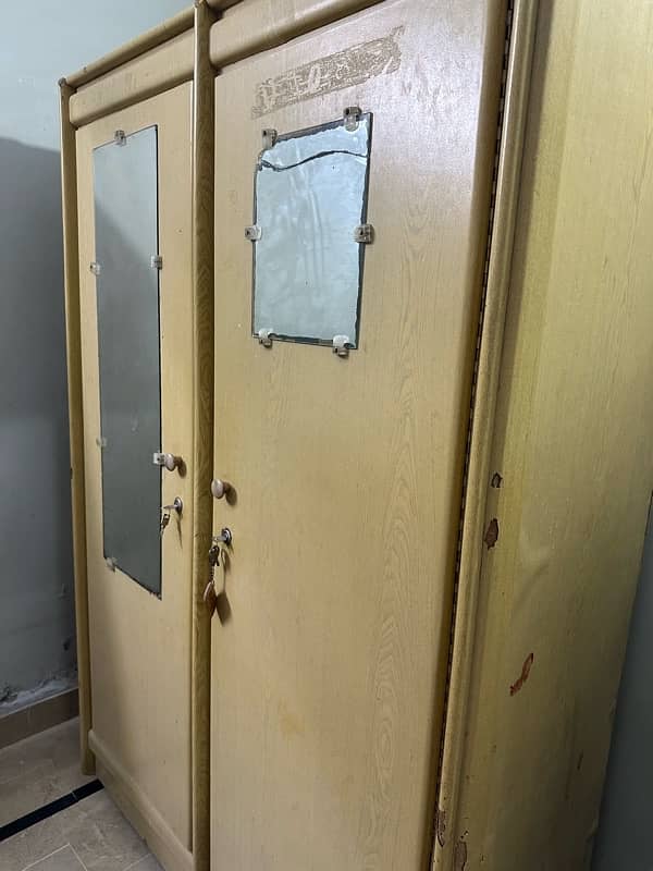 Almari, home used decent condition, mazboot 3