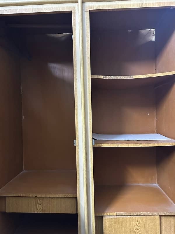 Almari, home used decent condition, mazboot 4