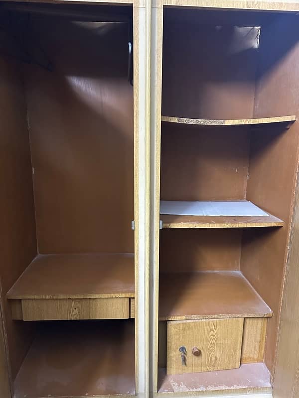 Almari, home used decent condition, mazboot 5