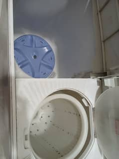 washing machine dawlance  just like new