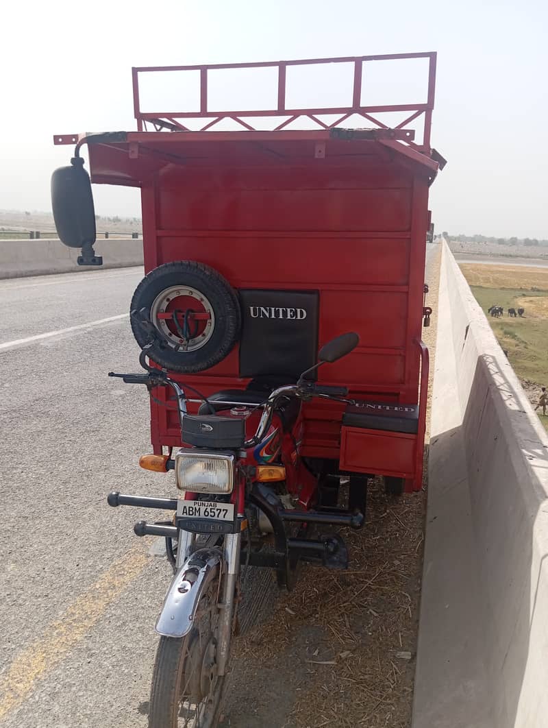 Cabin loader riksha 1