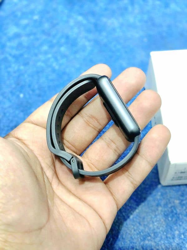 Samsung Galaxy Fit 3 With 2 Extra Straps and Protectors 6